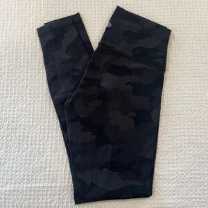 Lululemon Wunder Under high rise tight, dark camo, size 6.